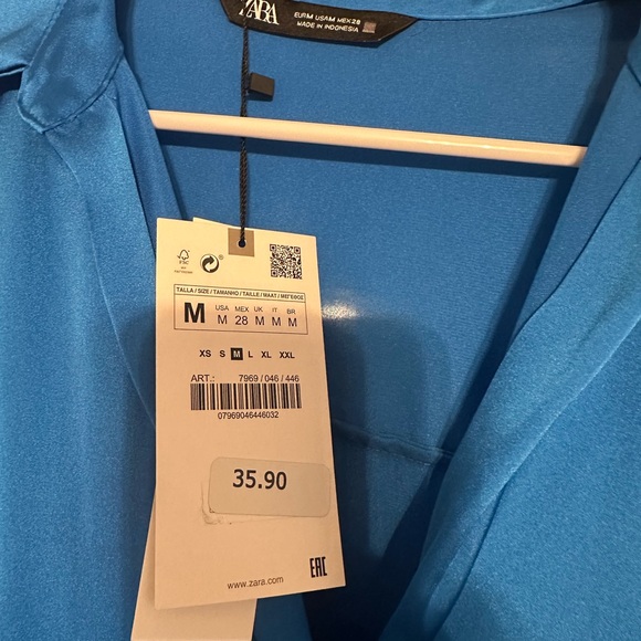 Zara Satin Like Blouse - Picture 2 of 2